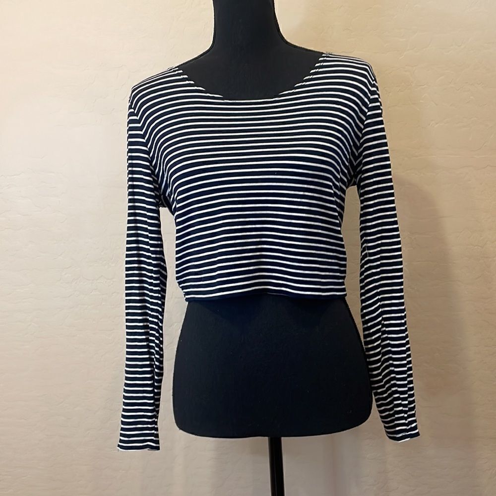 Philosophy Brand Navy Blue and White Striped Cropped Long Sleeve Shirt Sz Large